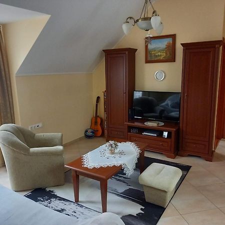 River Apartmanhaz Jászberény 外观 照片