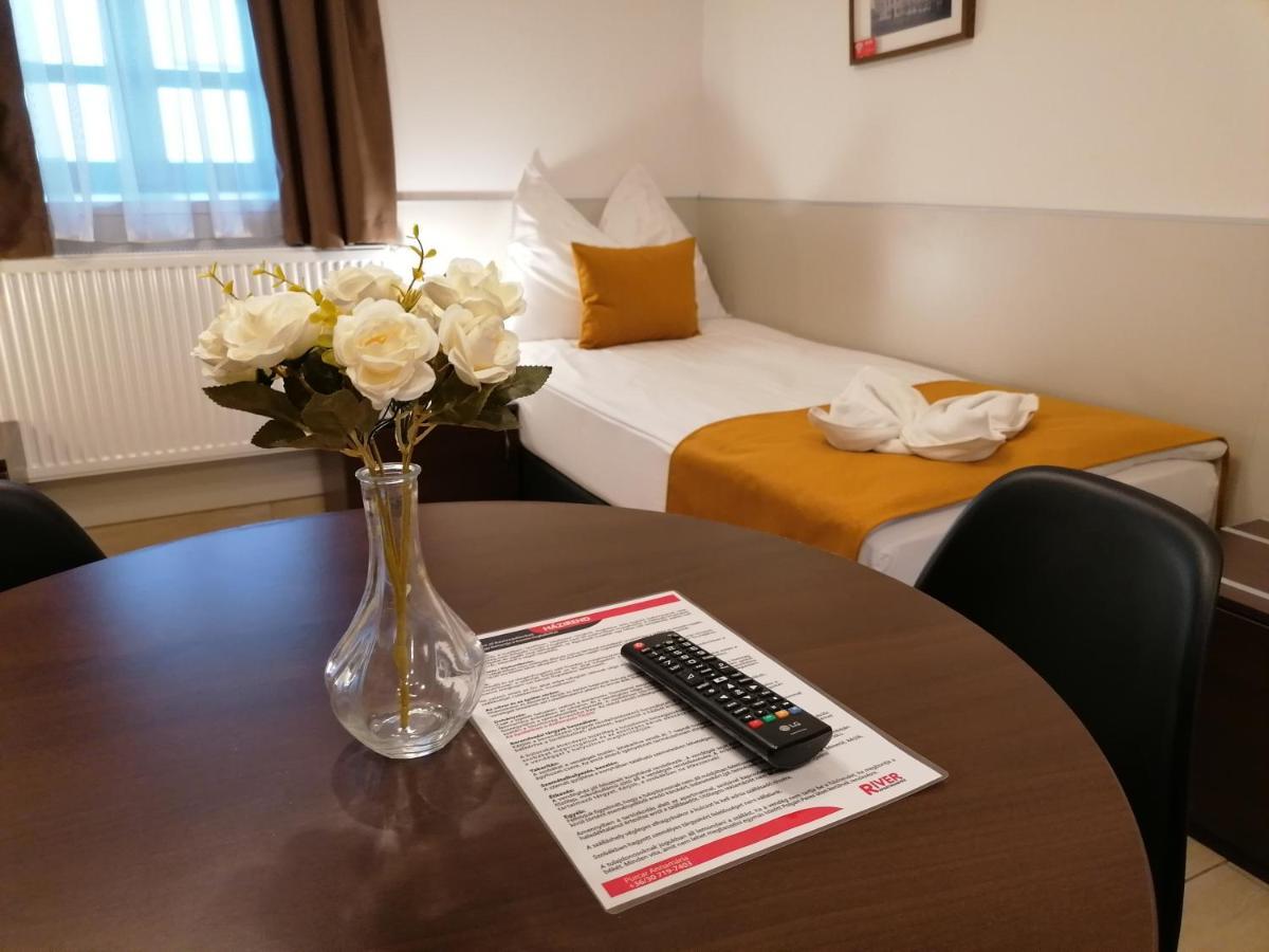 River Apartmanhaz Jászberény 外观 照片