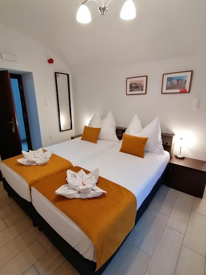 River Apartmanhaz Jászberény 外观 照片