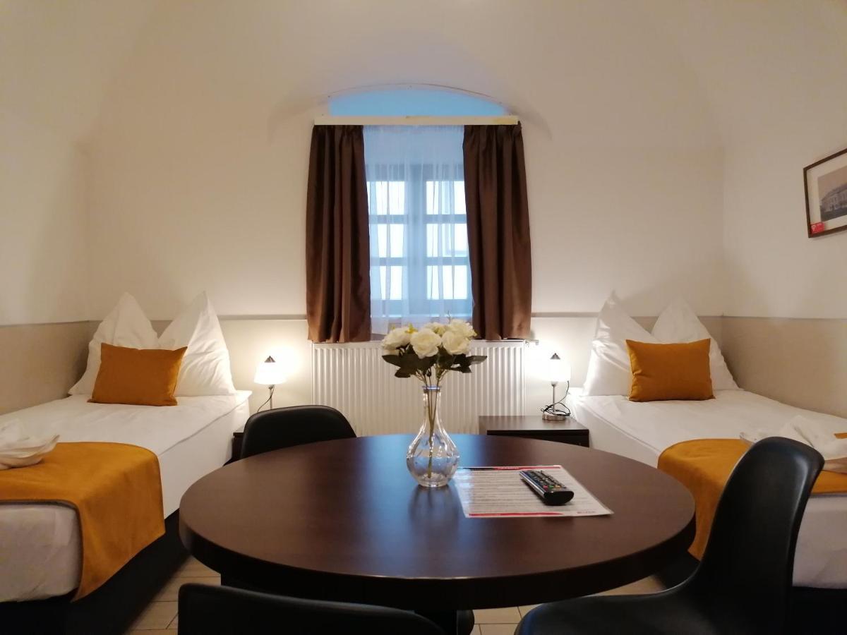 River Apartmanhaz Jászberény 外观 照片