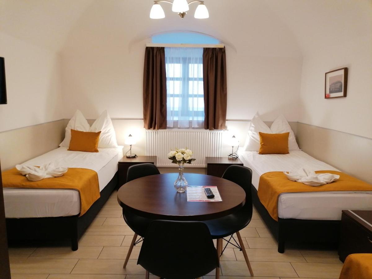 River Apartmanhaz Jászberény 外观 照片